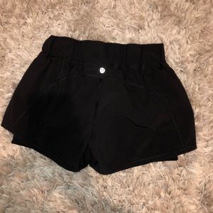 lulu lemon black shorts